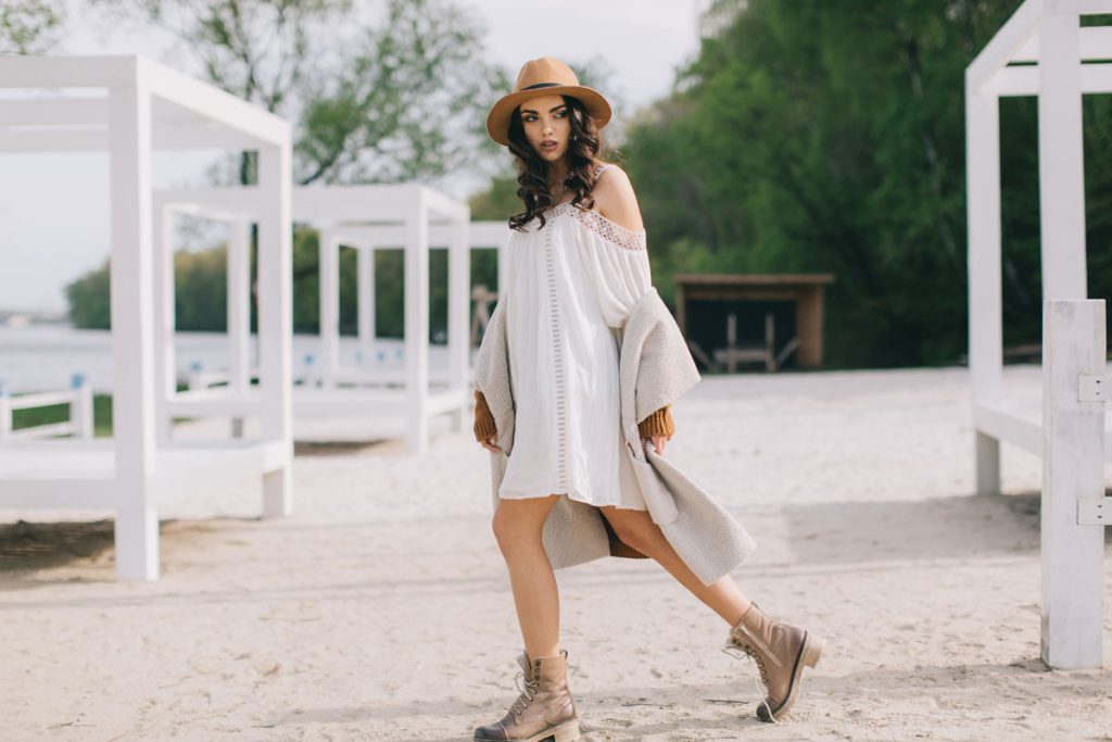 tanar cu un look edgy