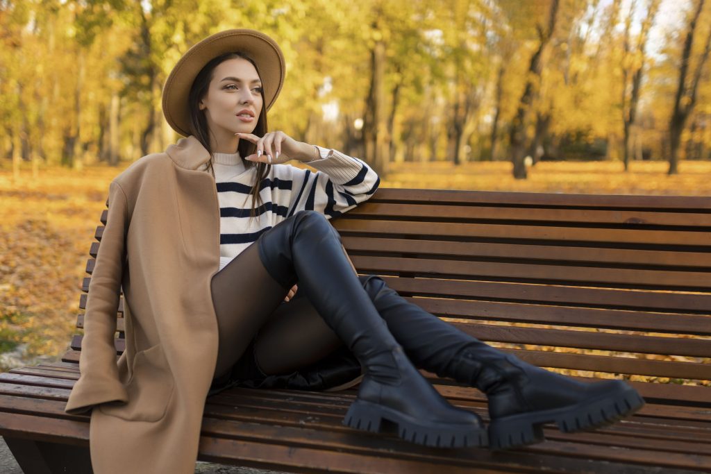 Ținute cu cizme lungi fără toc